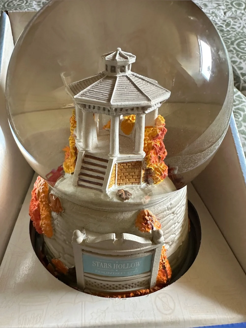 🩶GILMORE GIRLS MUSICAL SNOW WATER GLOBE STARS HALLOW AUTUMN FEST GAZEBO & TOTE🩶